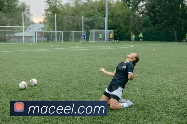 詹姆斯早有渊源2023全明星选人环节成功将恩比德与布朗纳入阵营